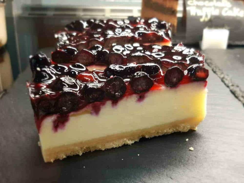 Blackcurrant and Prosecco Cheesecake